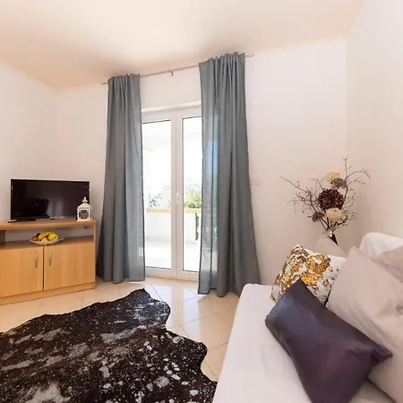 Apartment Seaside 2 *